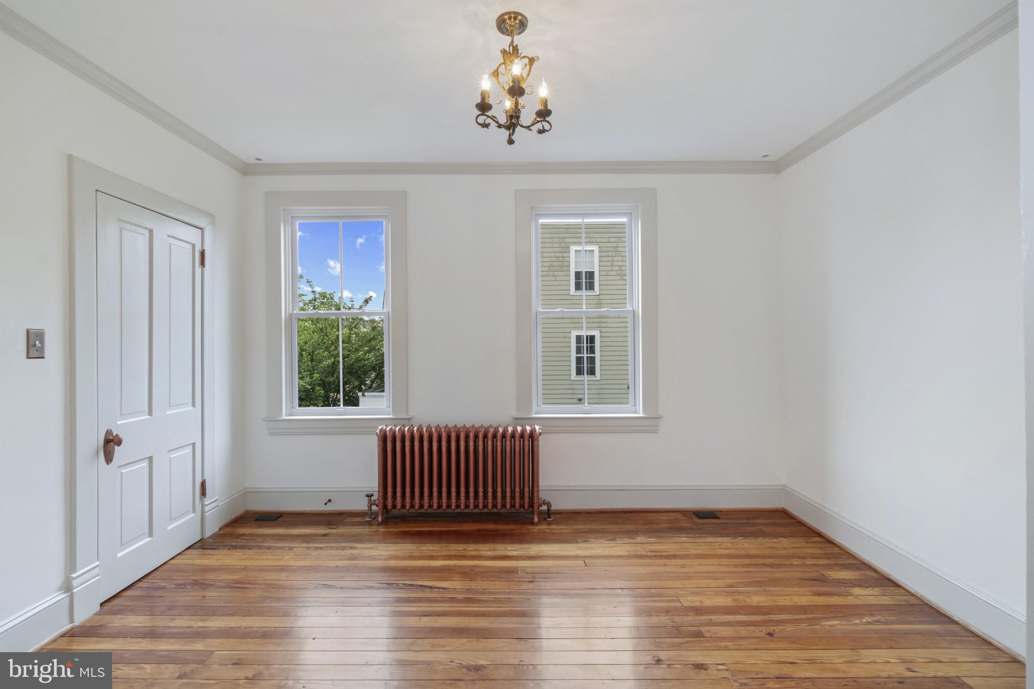 ROLAND PARK - Residential