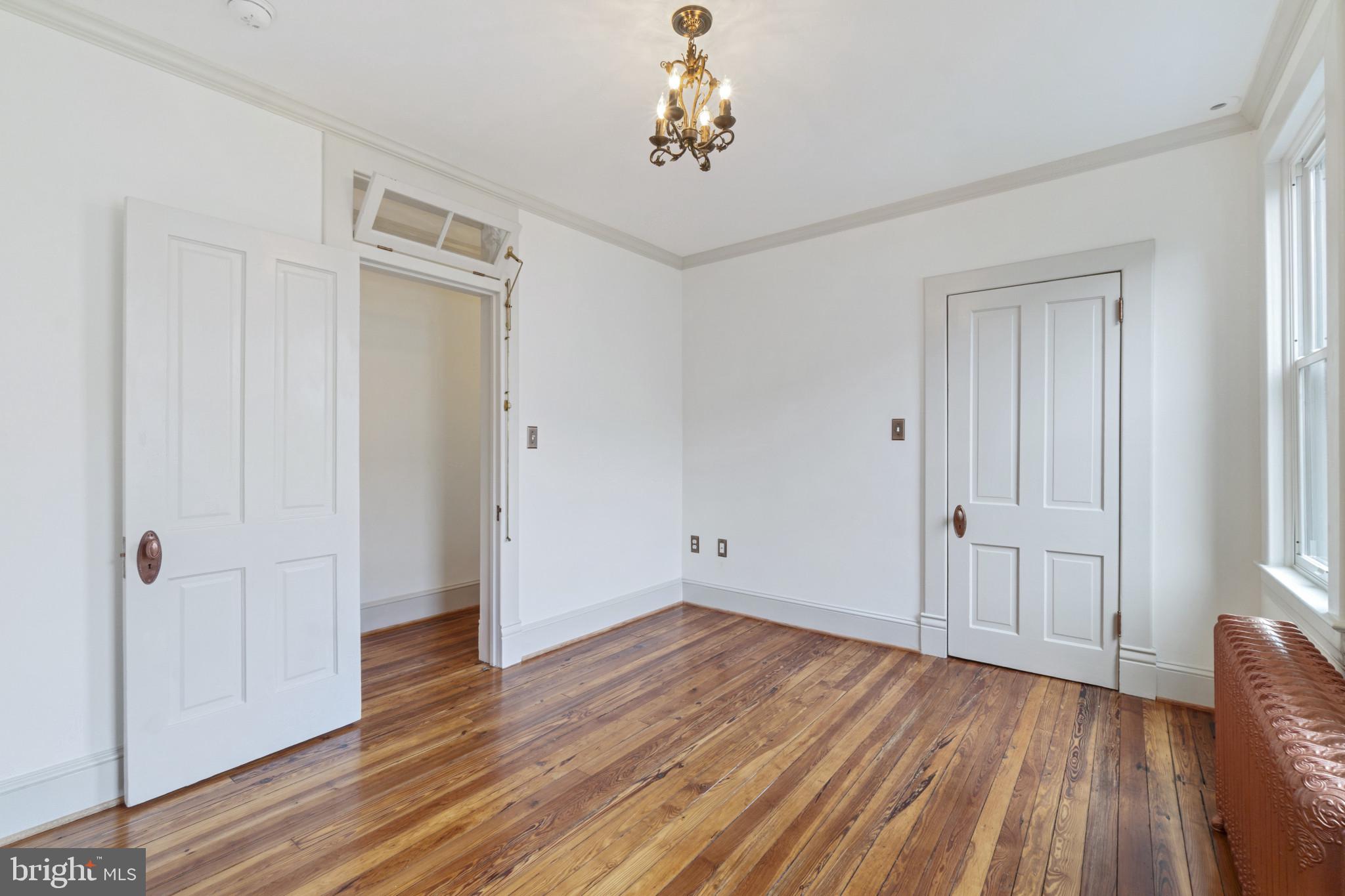 ROLAND PARK - Residential