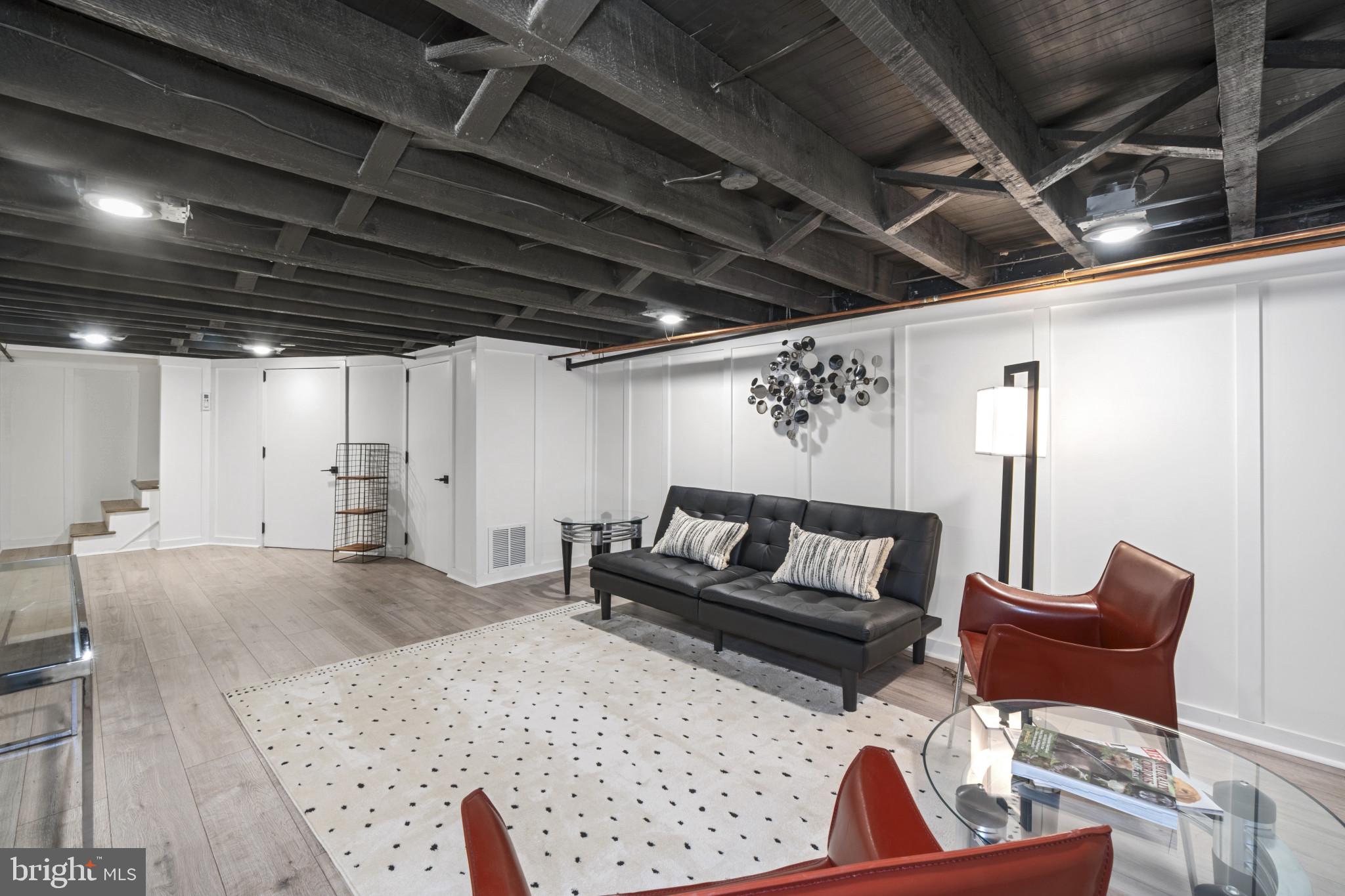 ROLAND PARK - Residential