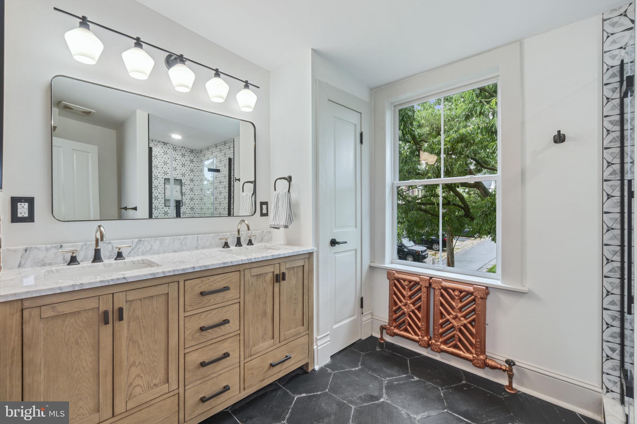 ROLAND PARK - Residential