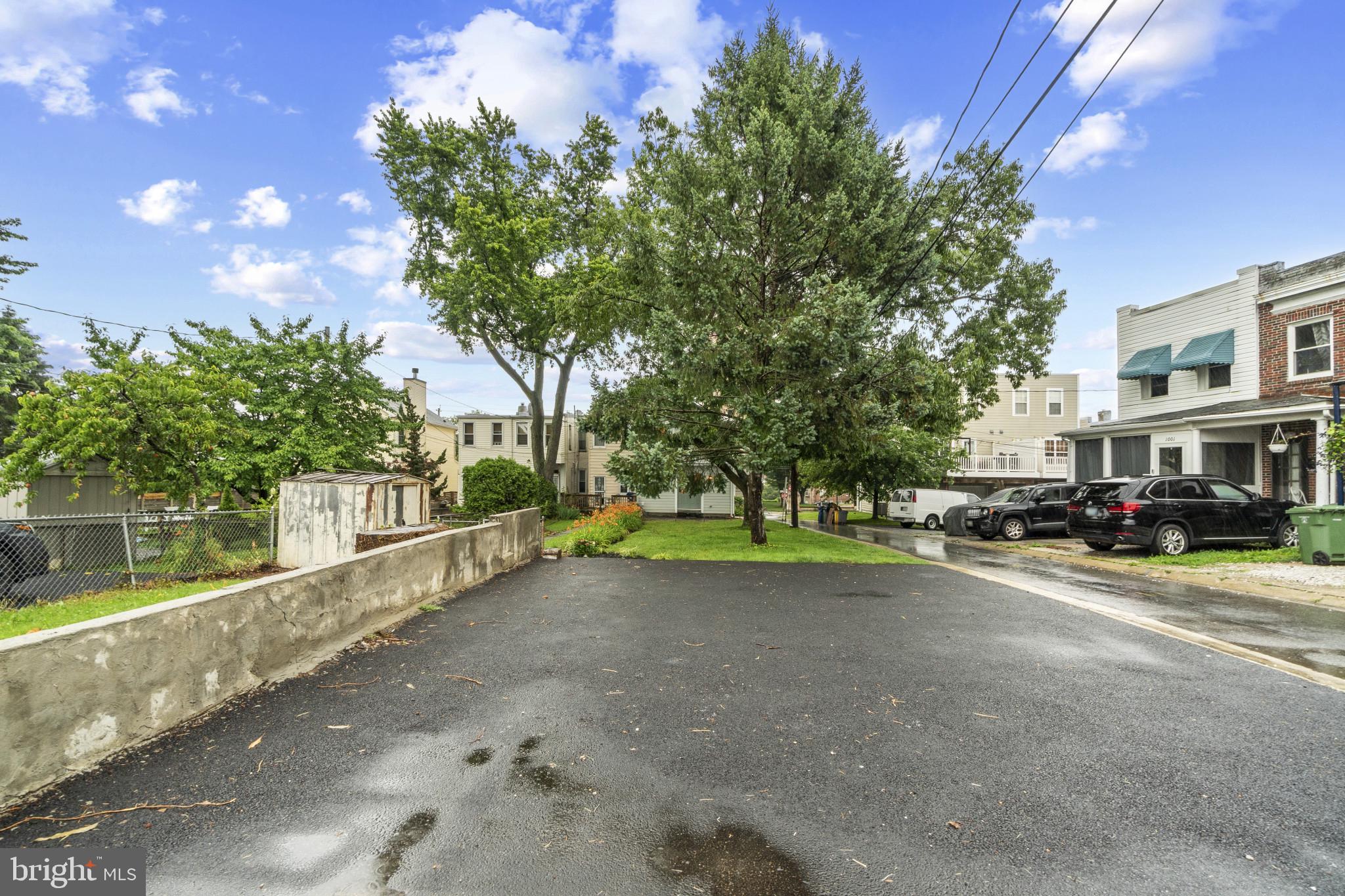 ROLAND PARK - Residential