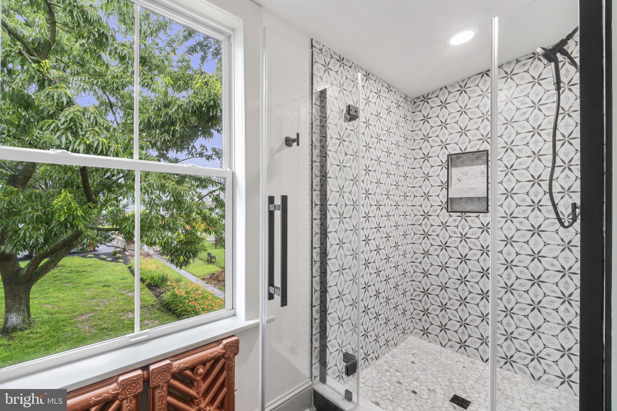 ROLAND PARK - Residential