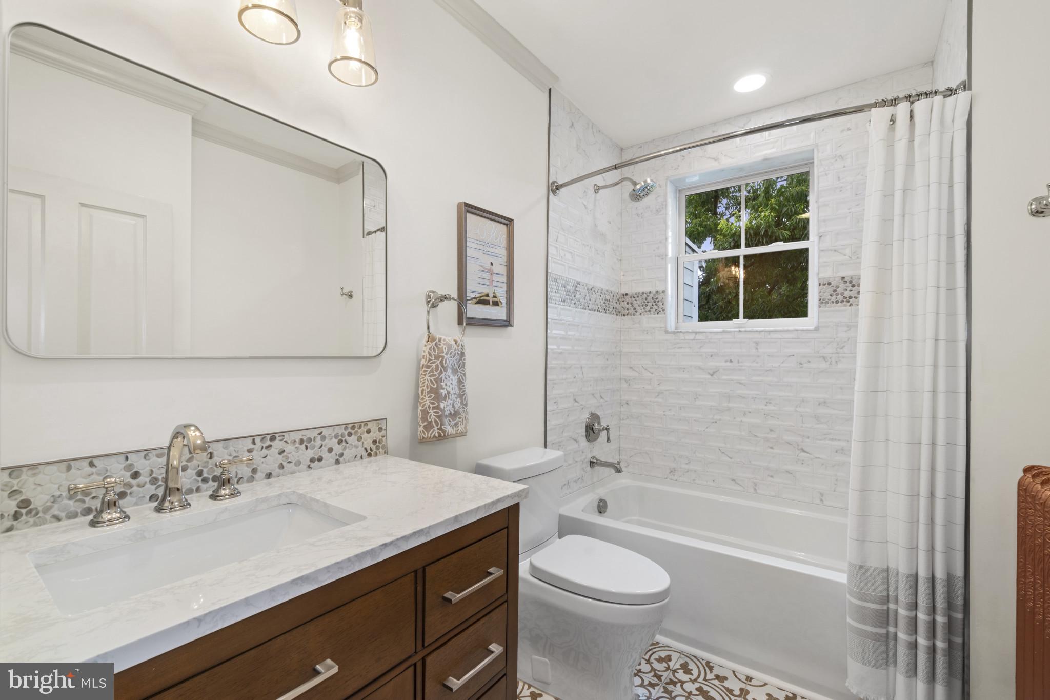 ROLAND PARK - Residential