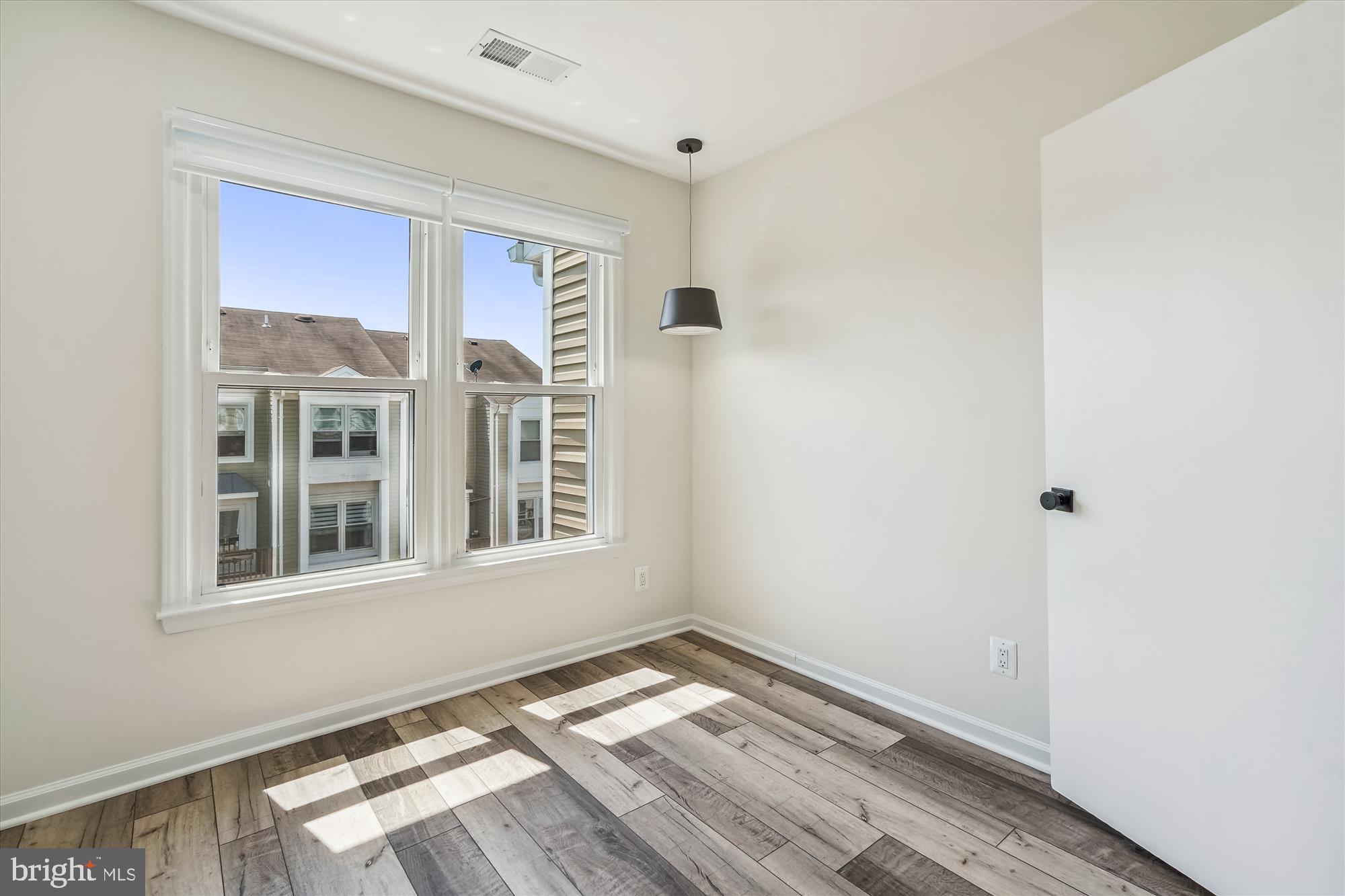 LITTLE ROCKY RUN - Residential Lease