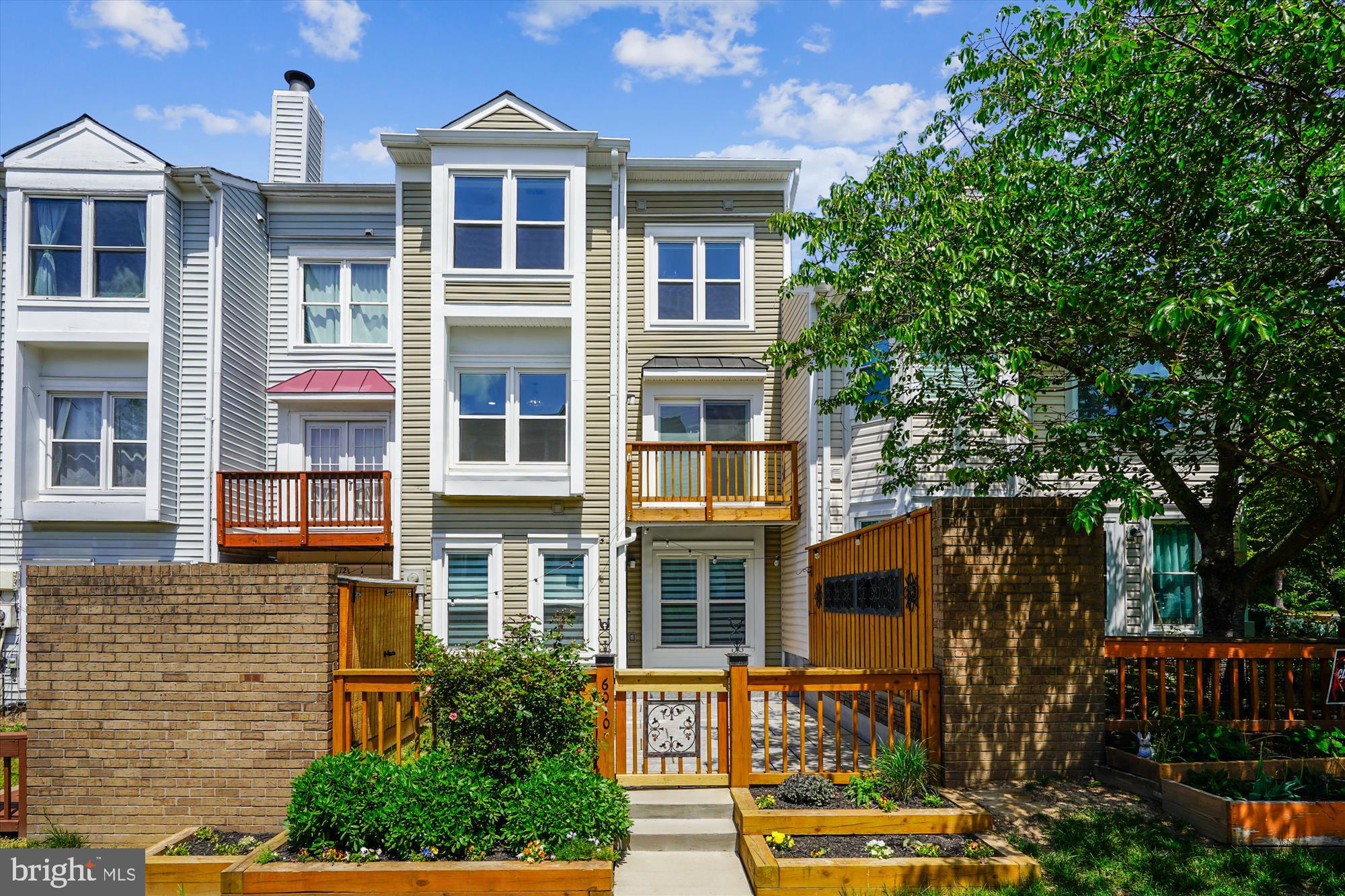 LITTLE ROCKY RUN - Residential Lease