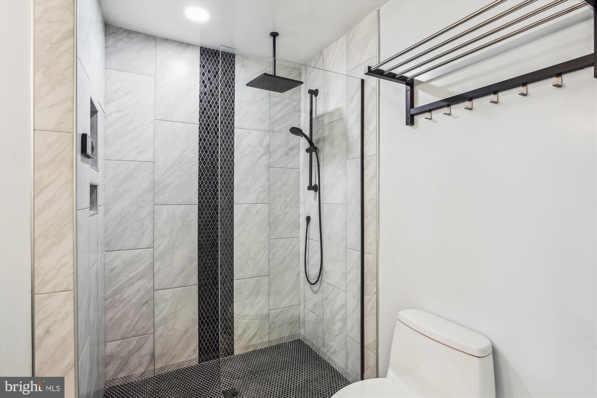 LITTLE ROCKY RUN - Residential Lease