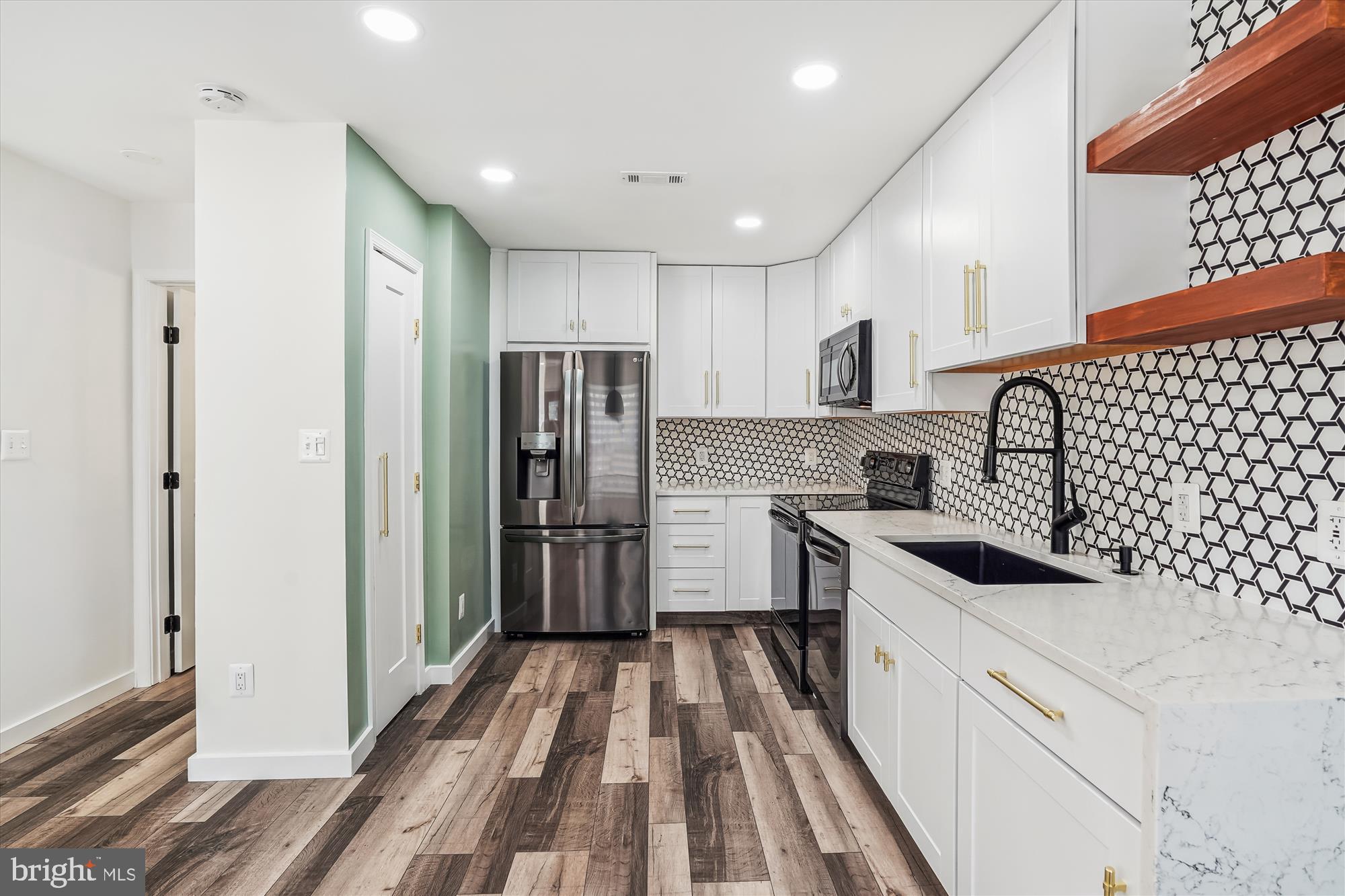 LITTLE ROCKY RUN - Residential Lease