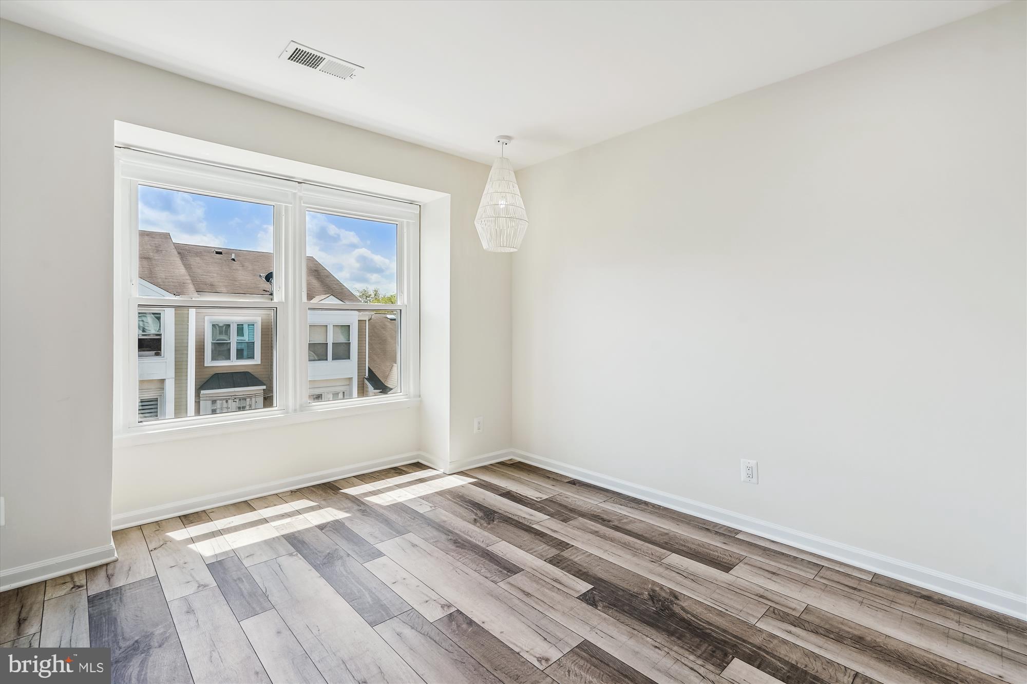 LITTLE ROCKY RUN - Residential Lease