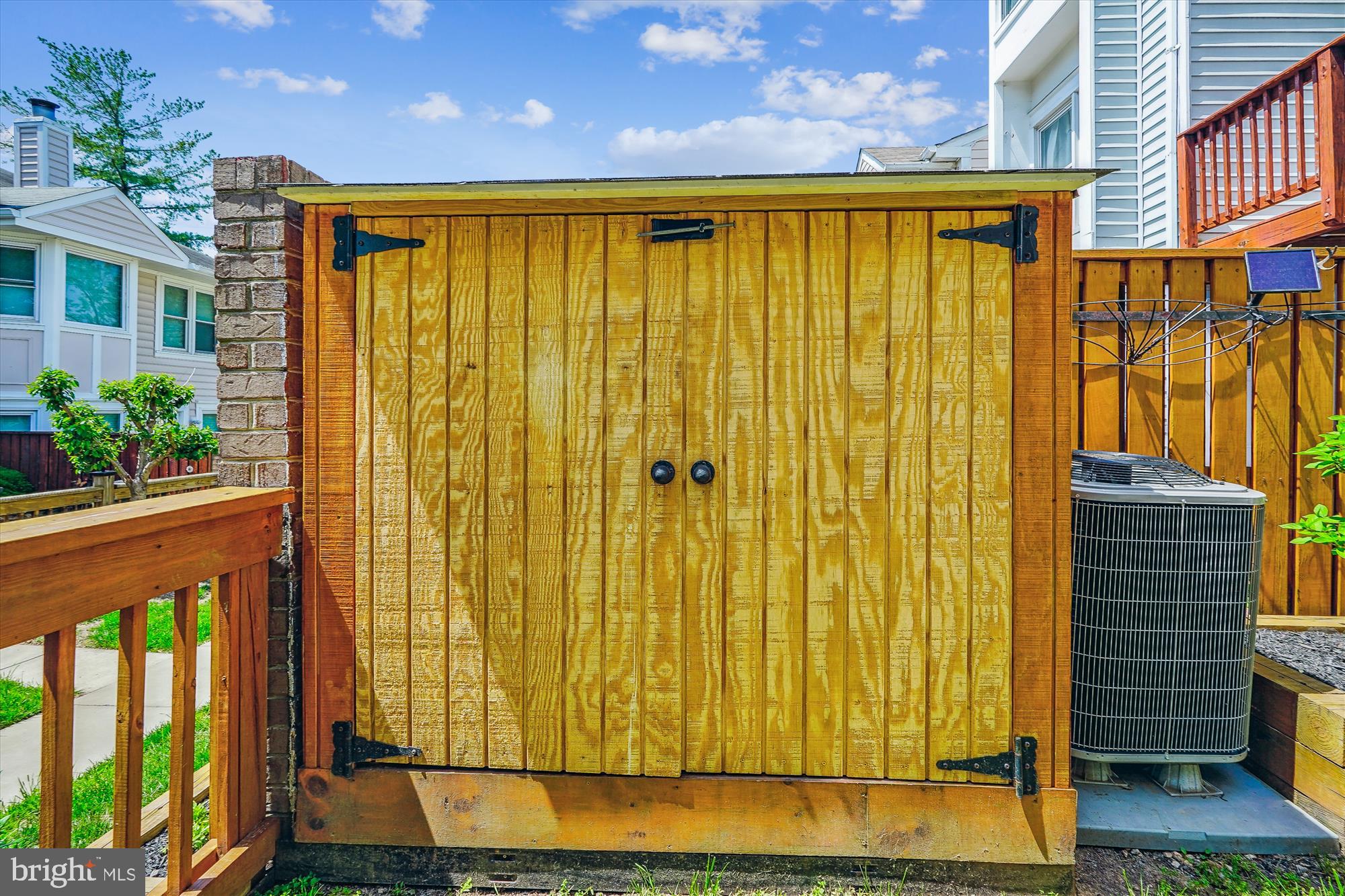 LITTLE ROCKY RUN - Residential Lease