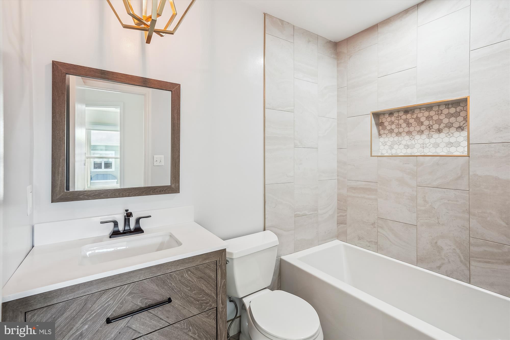 LITTLE ROCKY RUN - Residential Lease