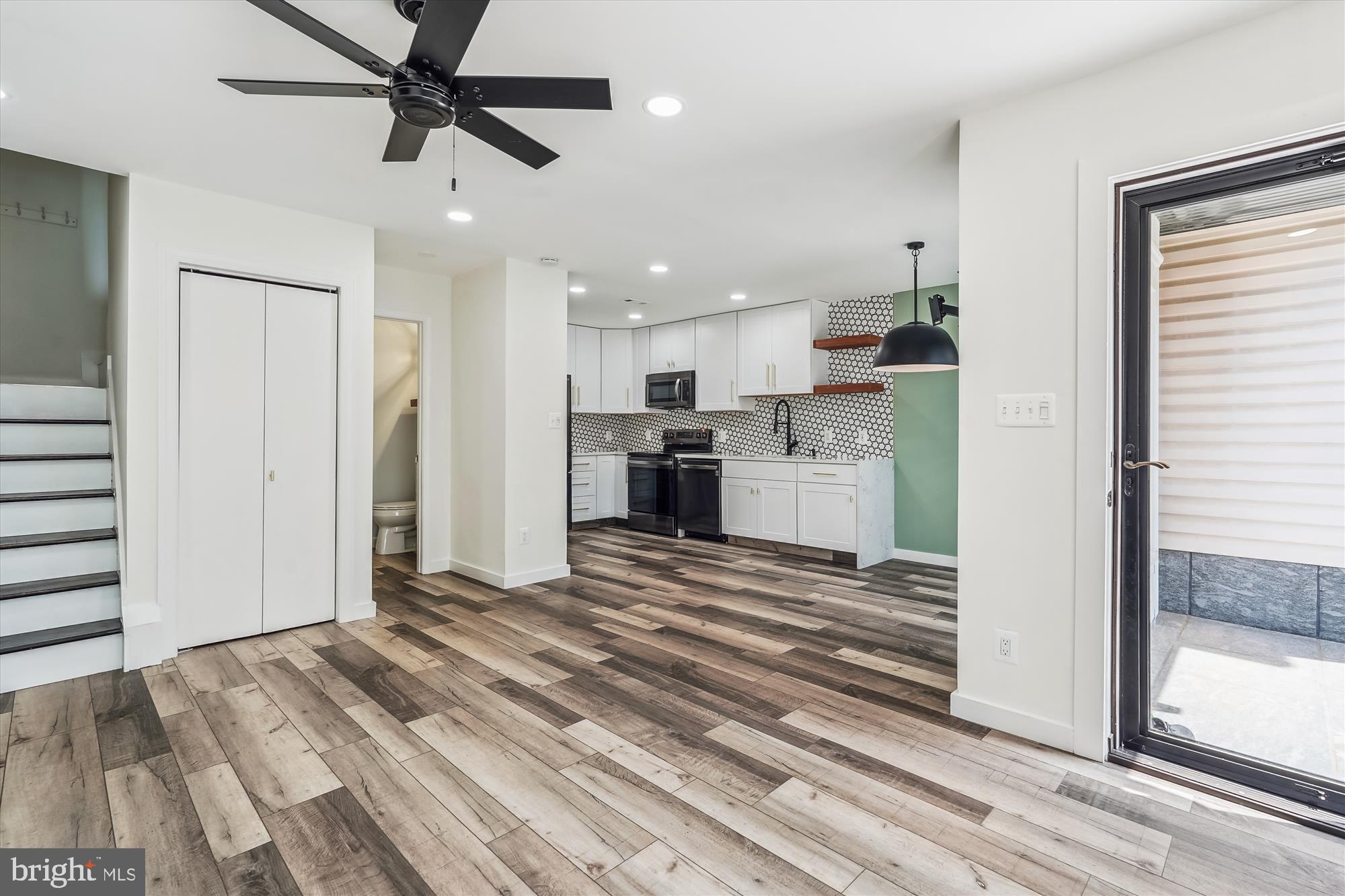 LITTLE ROCKY RUN - Residential Lease