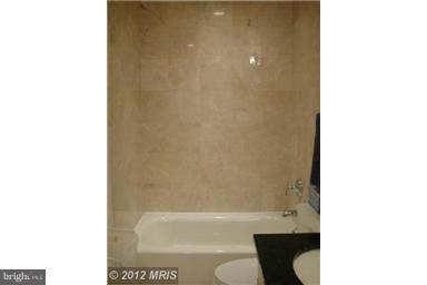 ONE PARK CREST - Residential Lease