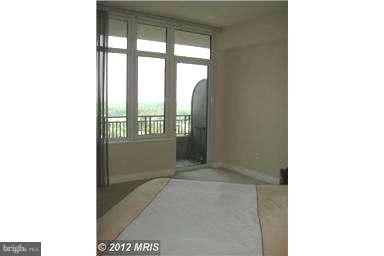 ONE PARK CREST - Residential Lease