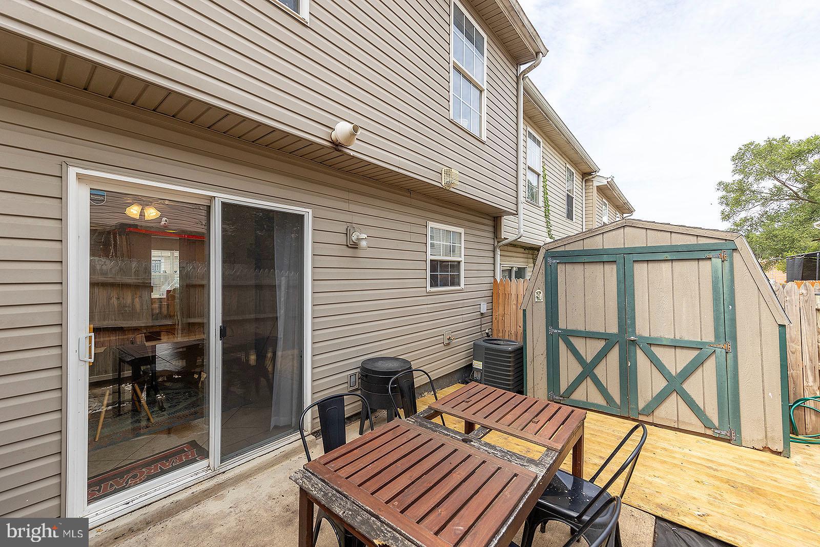 GEORGETOWN SQUARE - Residential