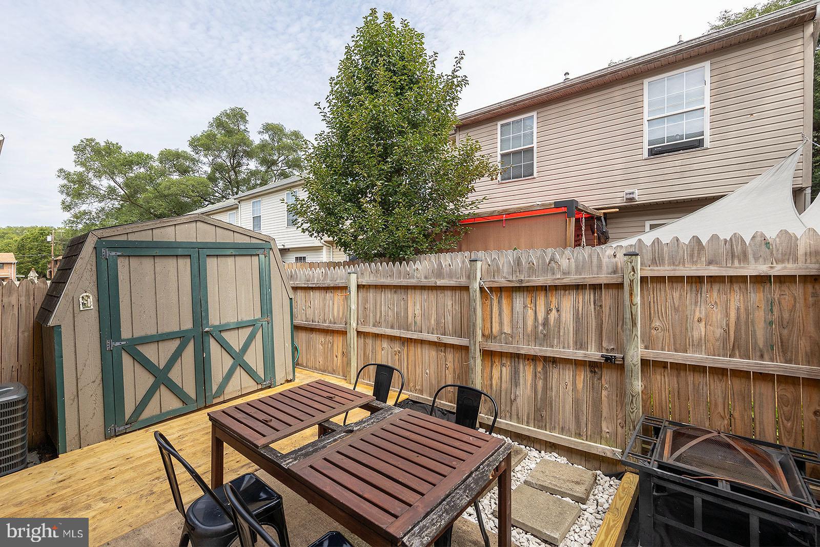 GEORGETOWN SQUARE - Residential