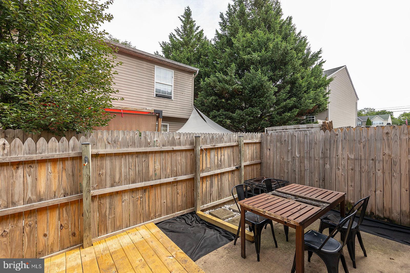 GEORGETOWN SQUARE - Residential