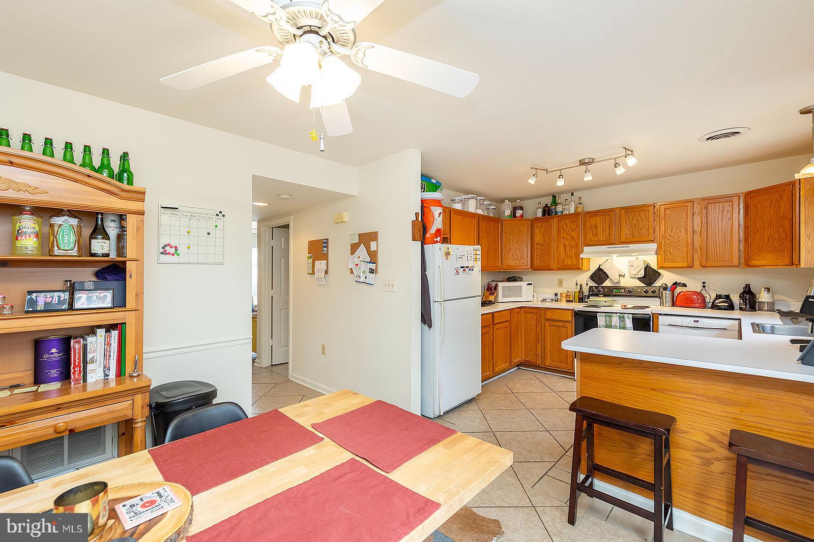 GEORGETOWN SQUARE - Residential