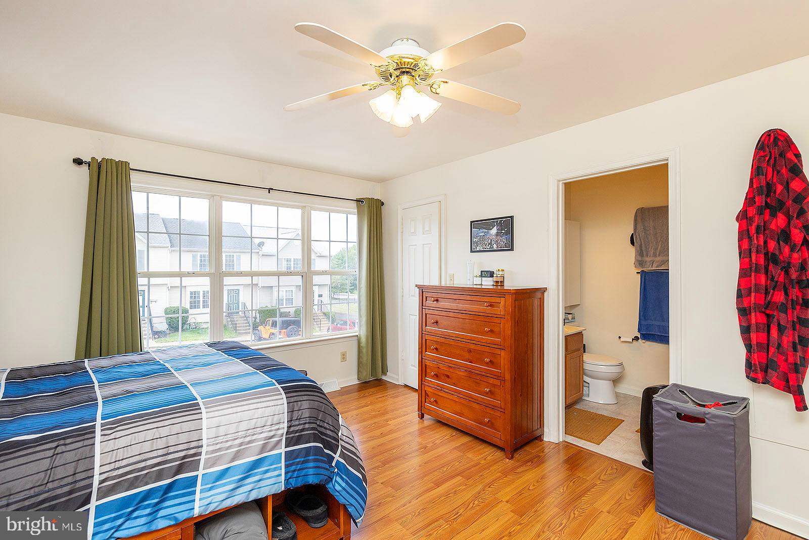 GEORGETOWN SQUARE - Residential