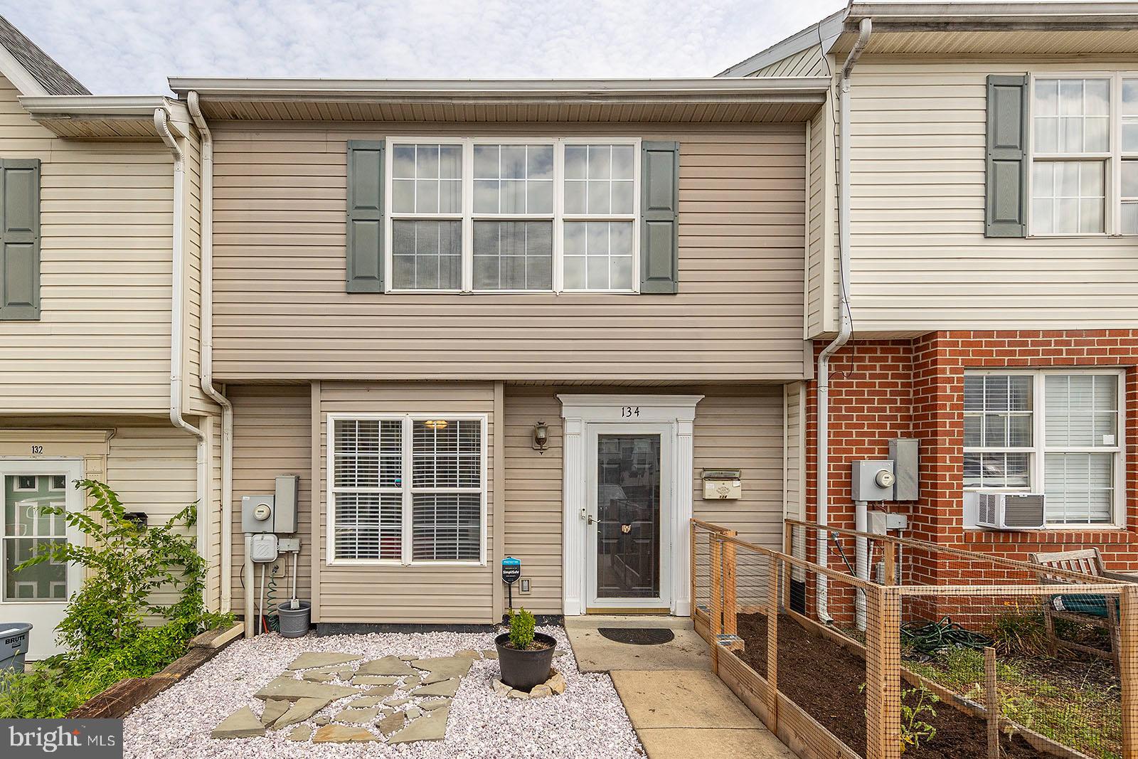 GEORGETOWN SQUARE - Residential