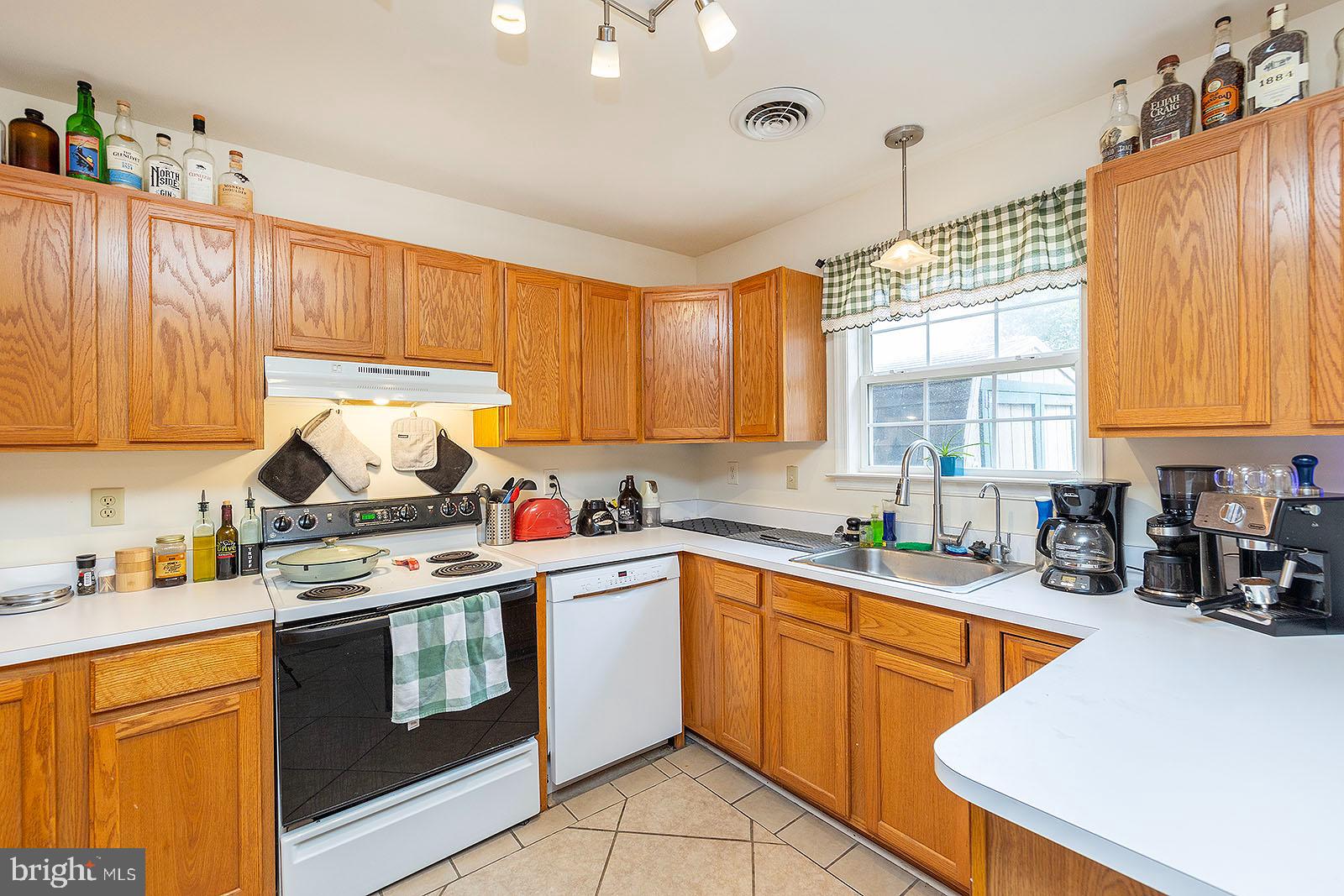 GEORGETOWN SQUARE - Residential