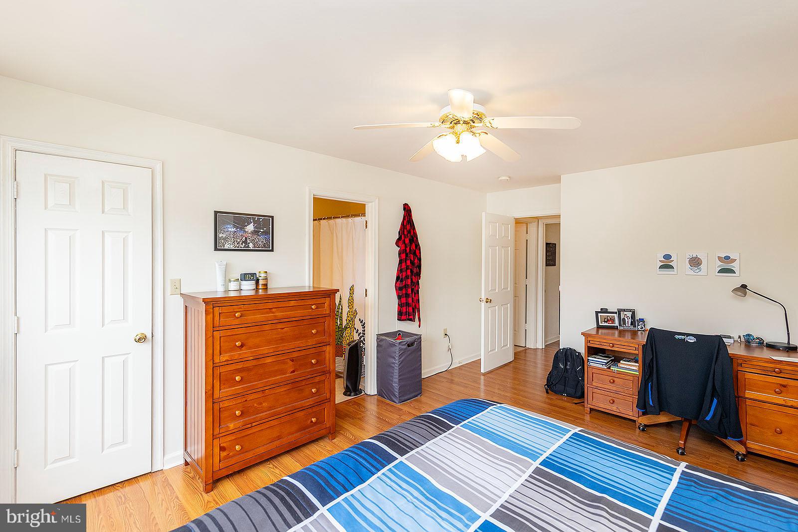 GEORGETOWN SQUARE - Residential