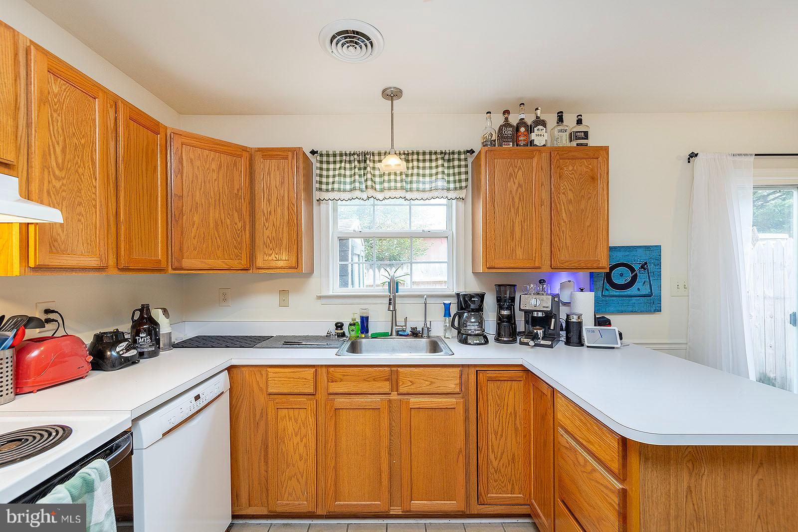 GEORGETOWN SQUARE - Residential