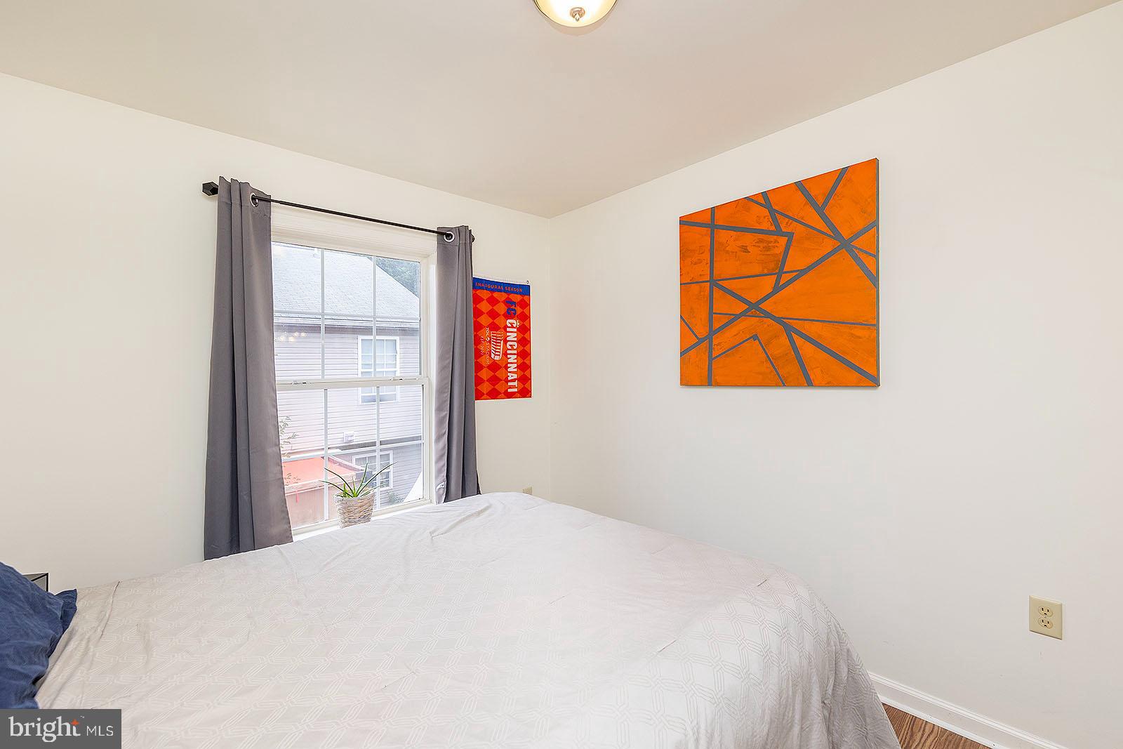 GEORGETOWN SQUARE - Residential