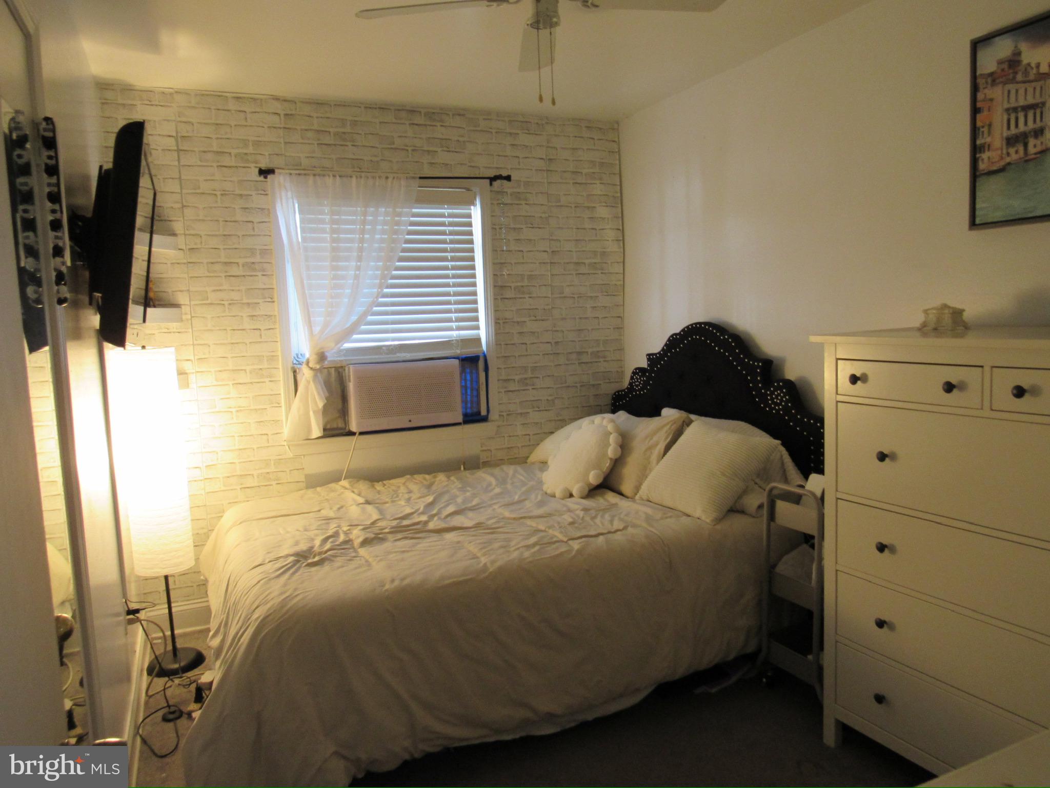 CROYDON ACRES - Residential