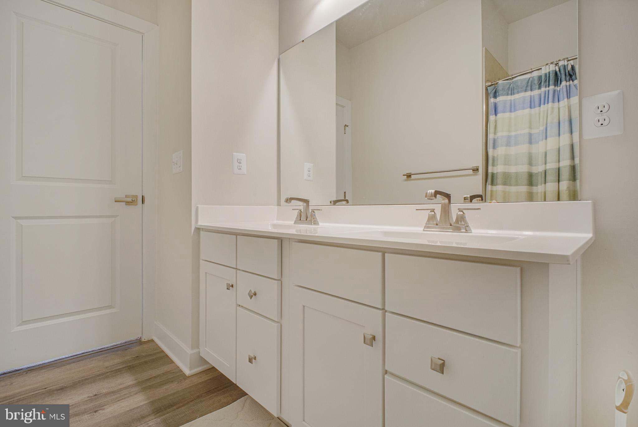 FOSTER'S GLEN - Residential