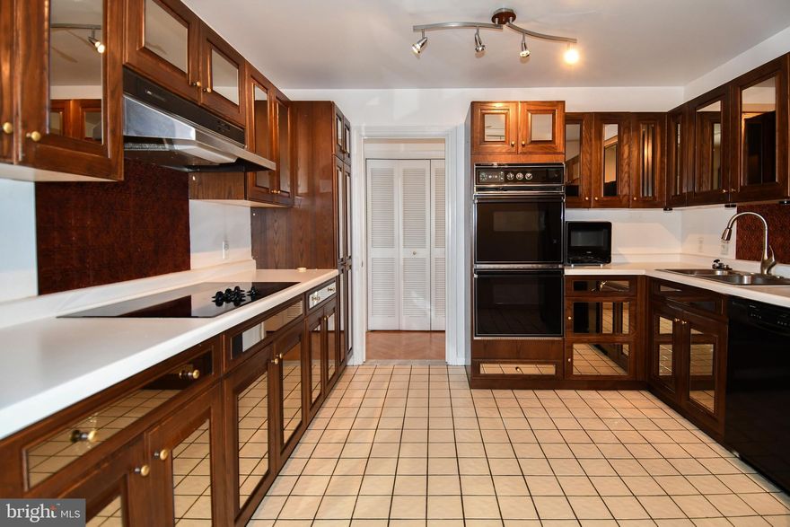 Photos are coming next week . This lovely two bedroom two bath 8th Floor residence is waiting for new owners to come in and make this property their own and use their vision to turn it into the fantastic residence it can be . With great space and light along with sweeping city views won't disappoint!