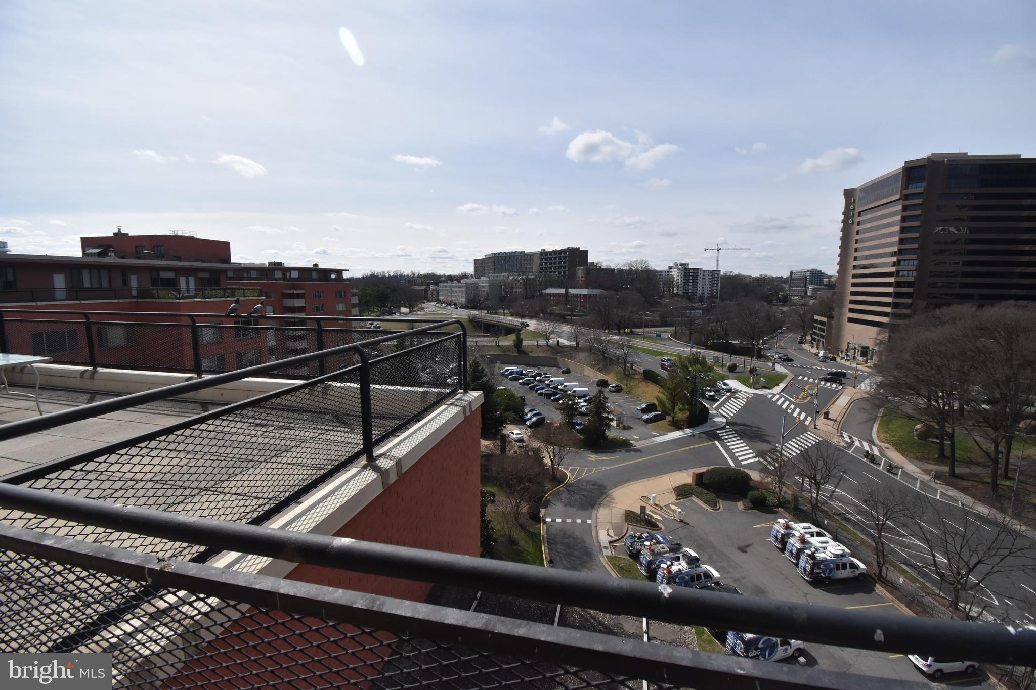 RIVER PLACE NORTH - Residential Lease