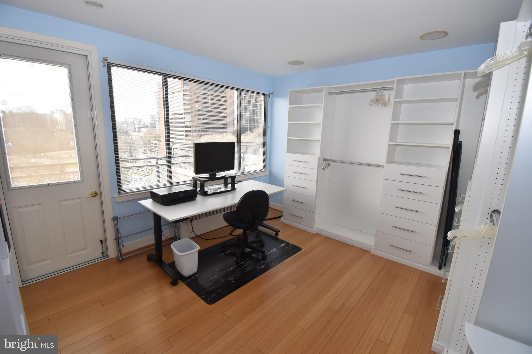 RIVER PLACE NORTH - Residential Lease