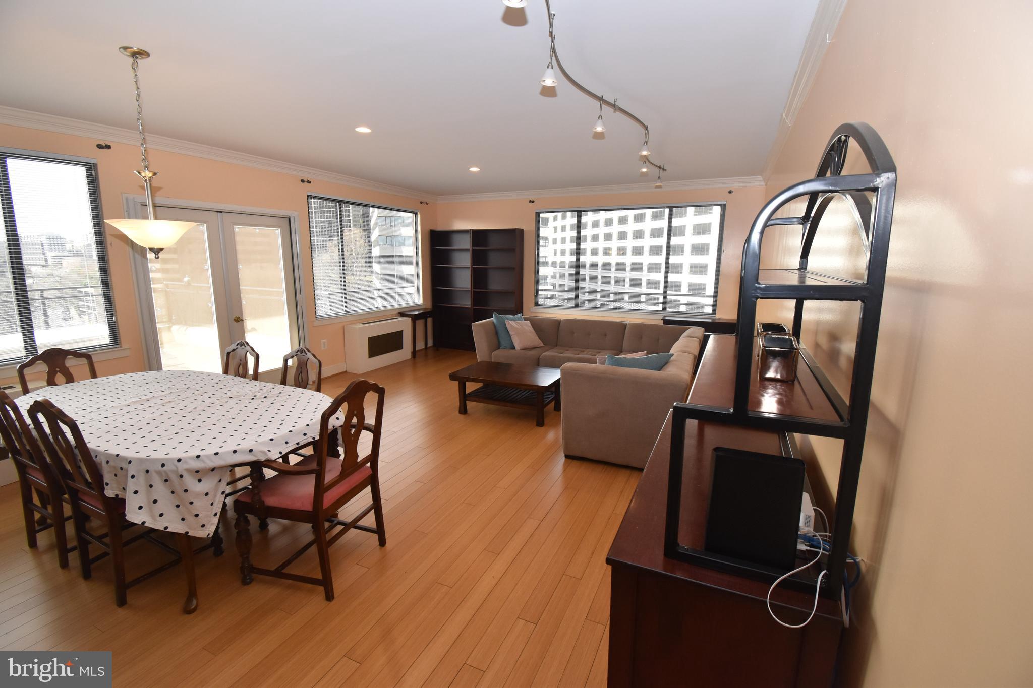 RIVER PLACE NORTH - Residential Lease