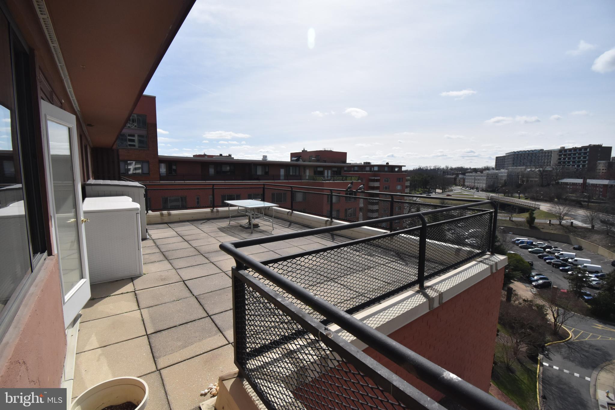 RIVER PLACE NORTH - Residential Lease