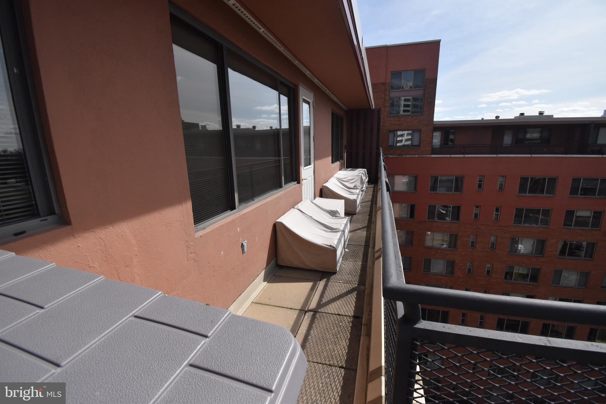 RIVER PLACE NORTH - Residential Lease