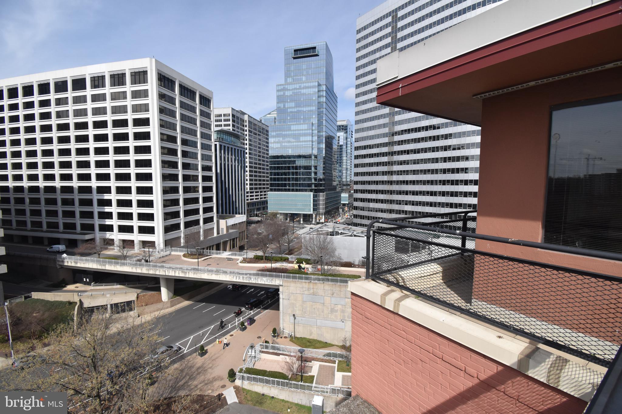 RIVER PLACE NORTH - Residential Lease