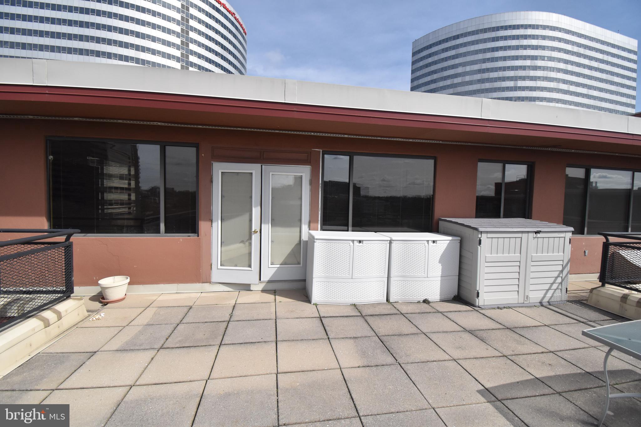 RIVER PLACE NORTH - Residential Lease