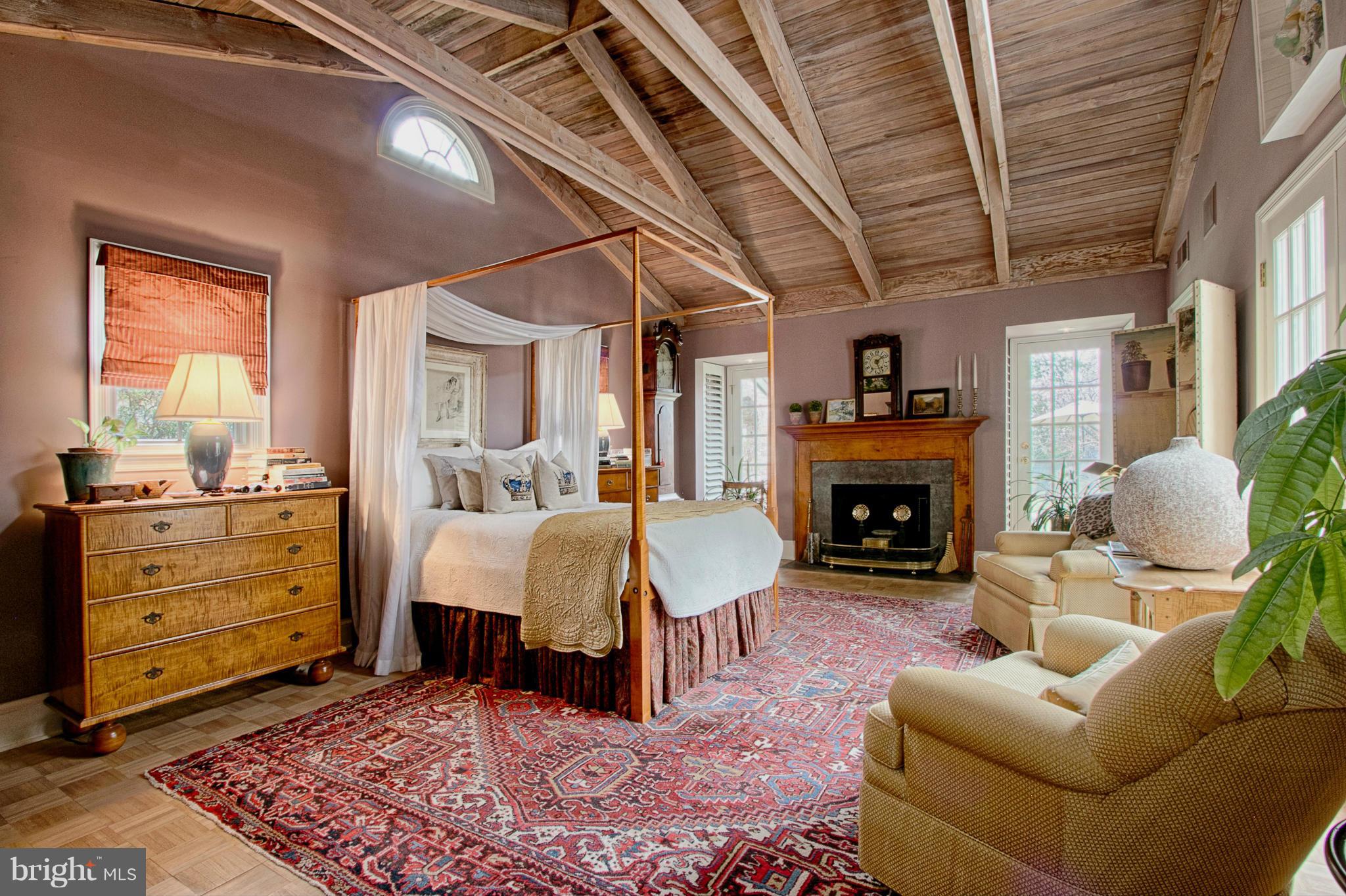 COUNTRY CLUB HILLS - Residential