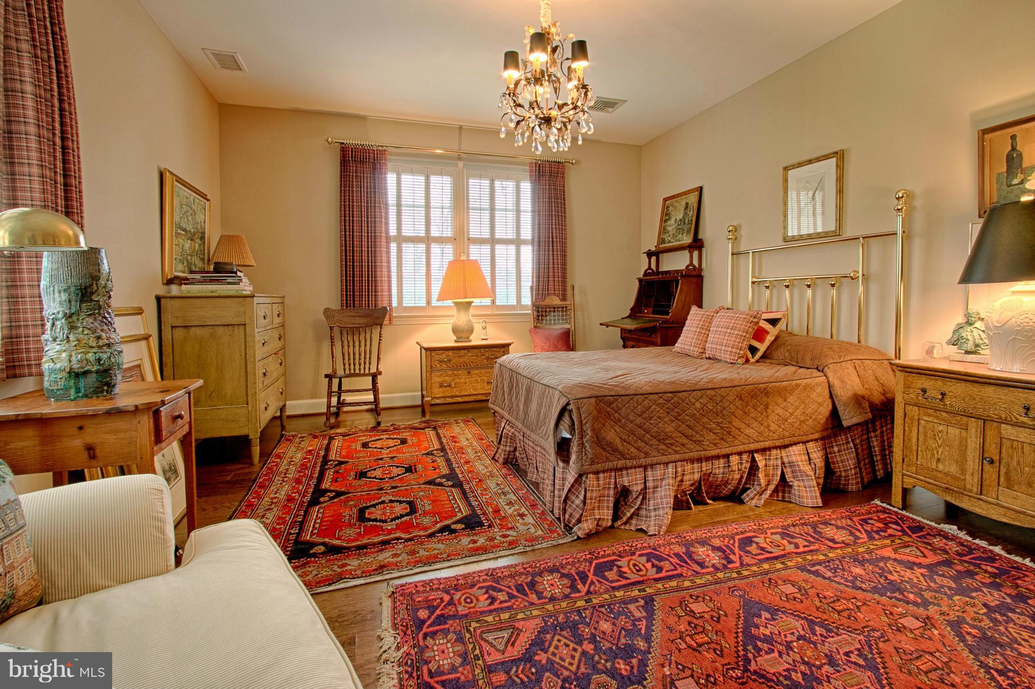 COUNTRY CLUB HILLS - Residential