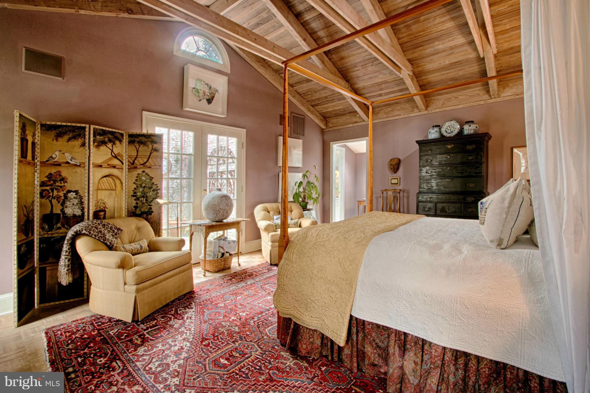 COUNTRY CLUB HILLS - Residential