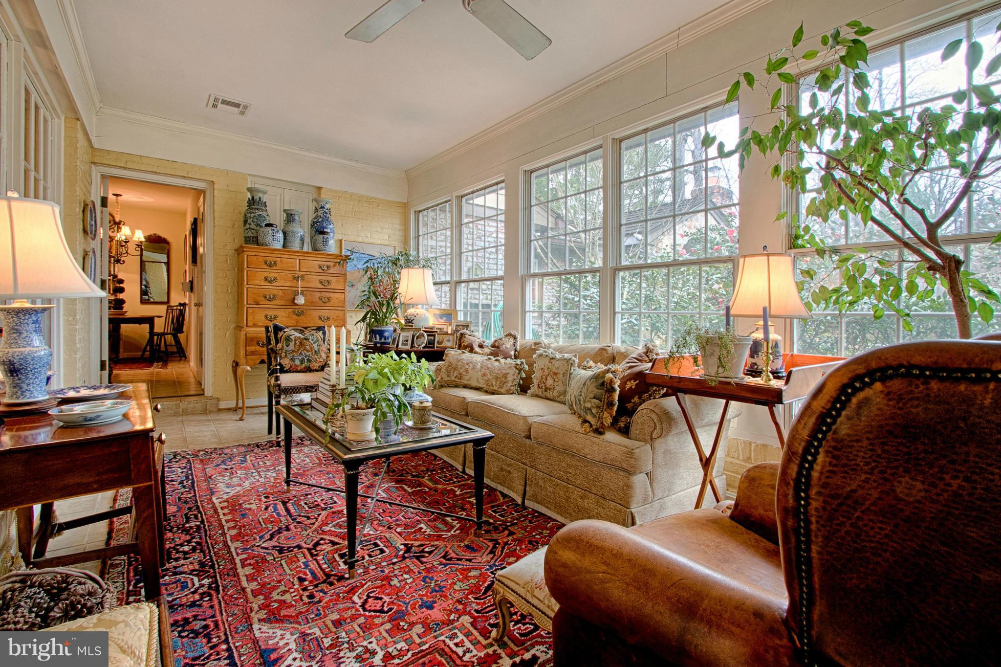 COUNTRY CLUB HILLS - Residential