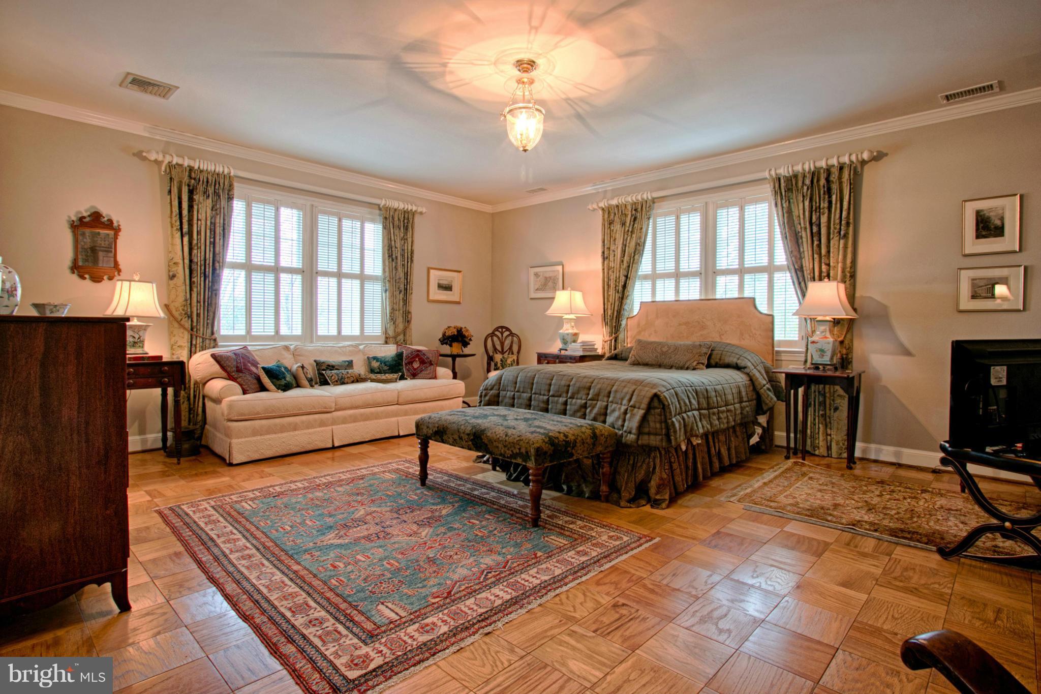 COUNTRY CLUB HILLS - Residential