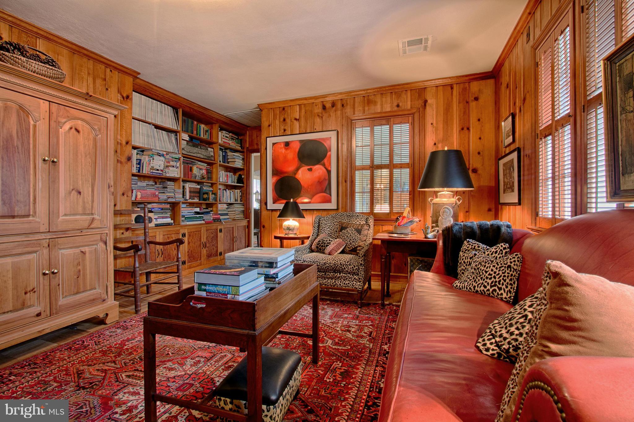 COUNTRY CLUB HILLS - Residential