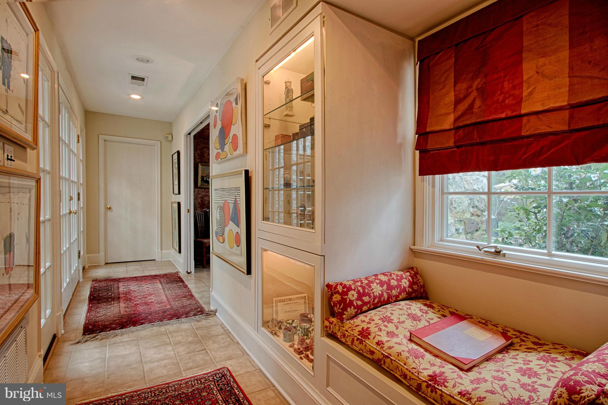 COUNTRY CLUB HILLS - Residential