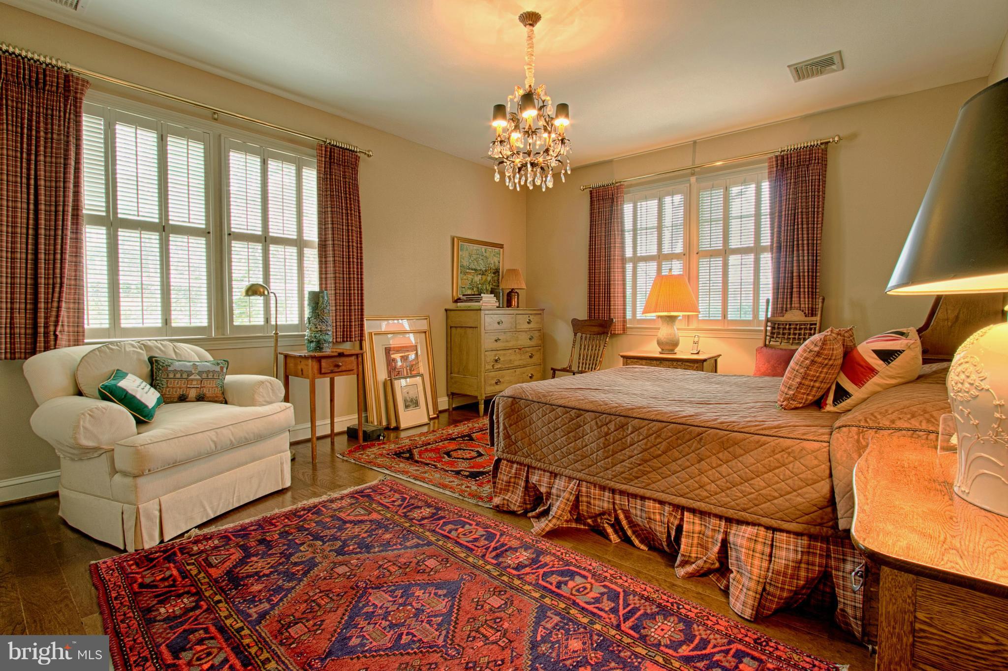 COUNTRY CLUB HILLS - Residential