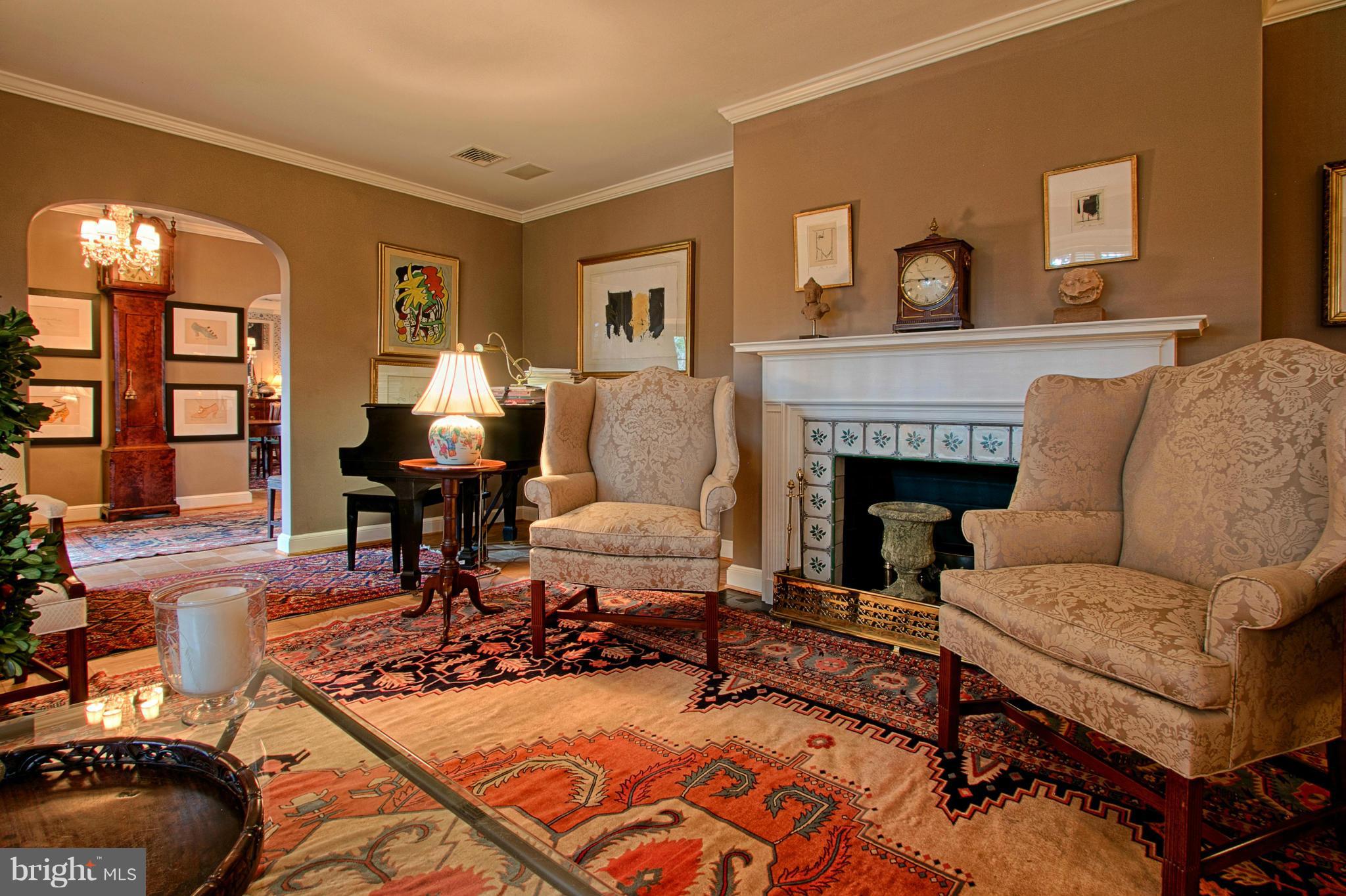 COUNTRY CLUB HILLS - Residential