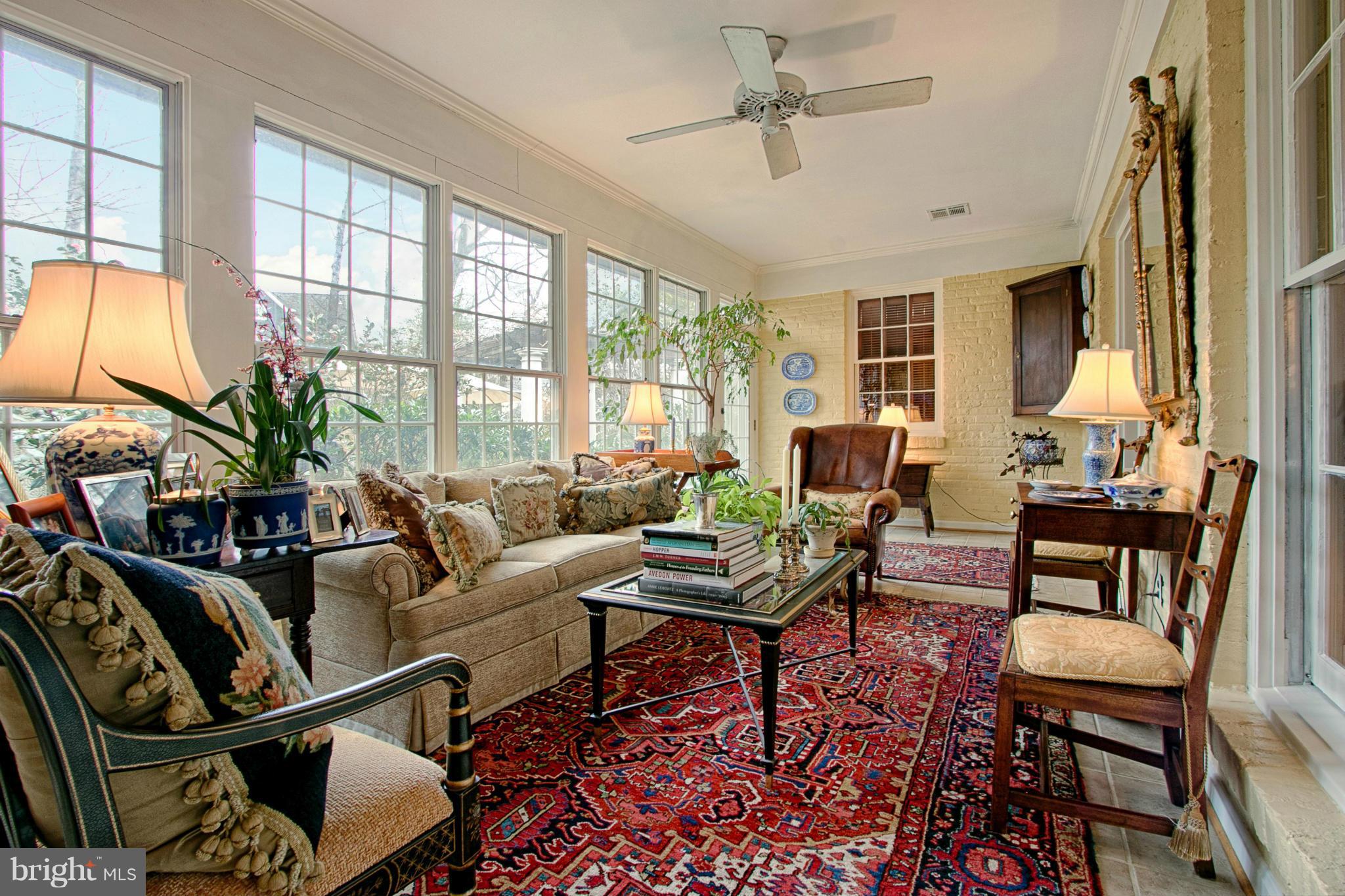 COUNTRY CLUB HILLS - Residential