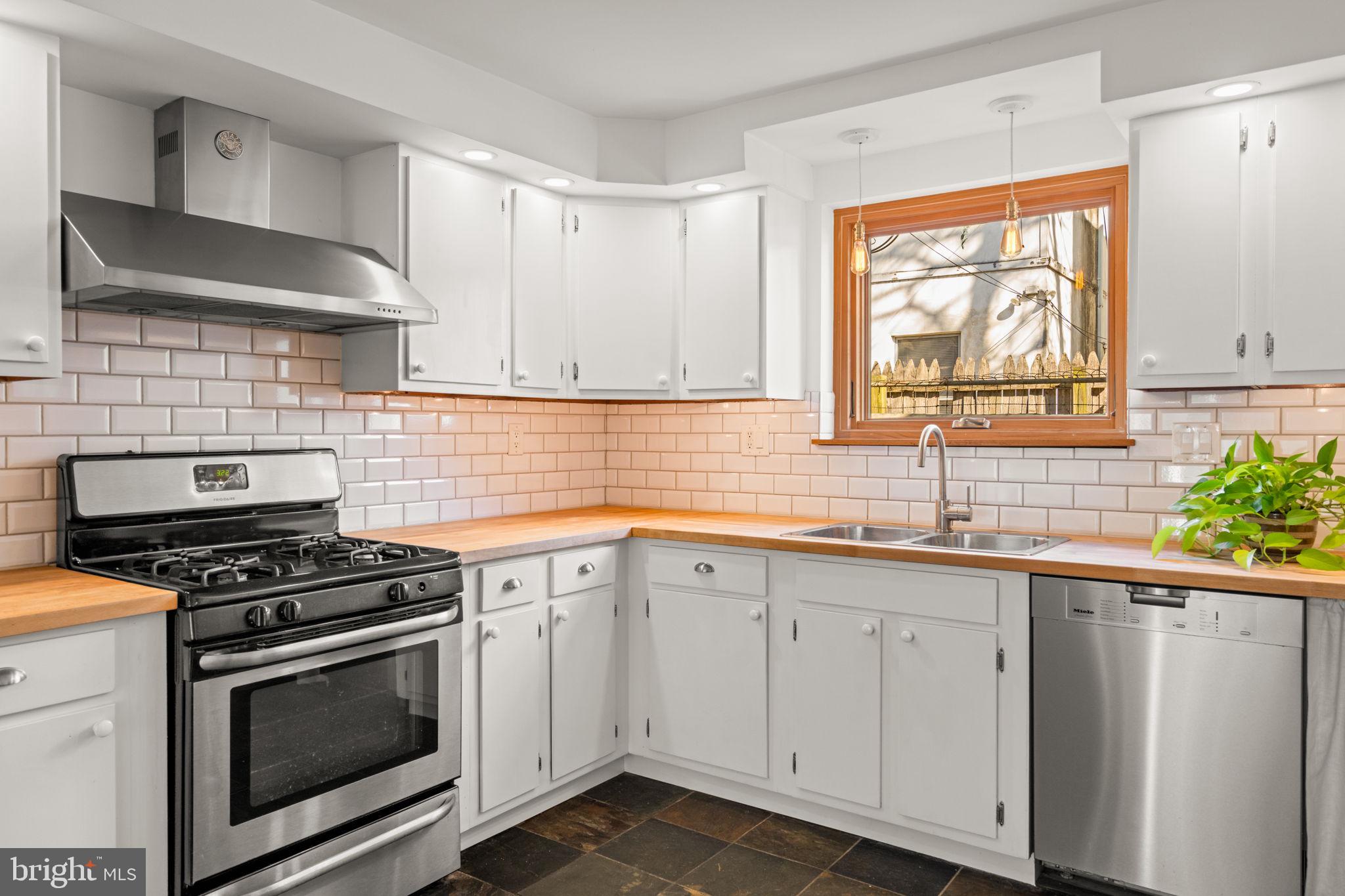 PASSYUNK SQUARE - Residential