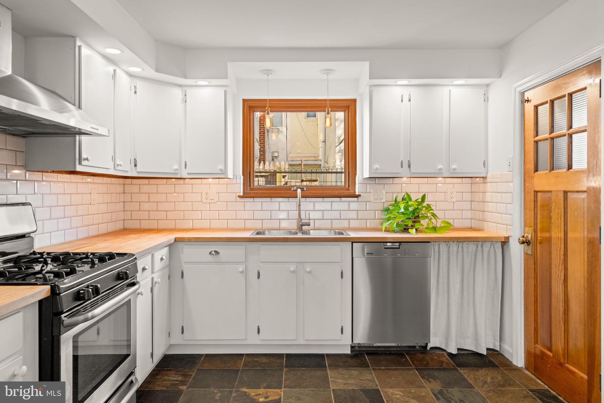 PASSYUNK SQUARE - Residential