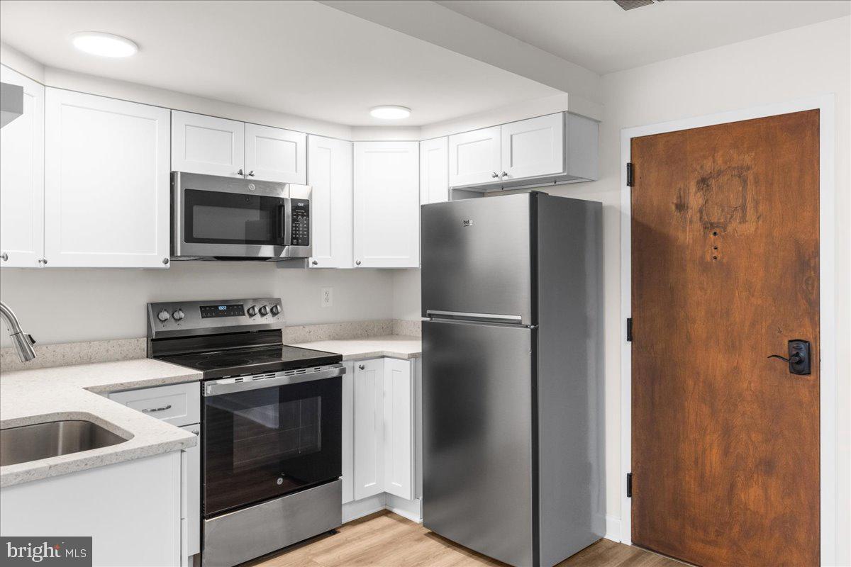 380 BROADVIEW AVENUE APT 3